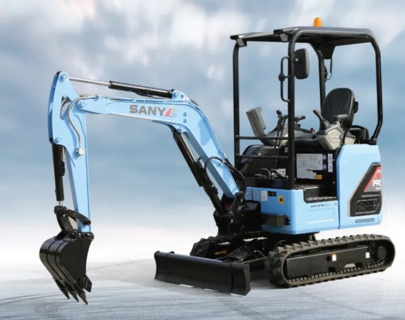 Микроэлектрический экскаватор Sany SY35E: масса машины 4300 кг, емкость ковша 0,12 м3, небольшой корпус, большая энергия